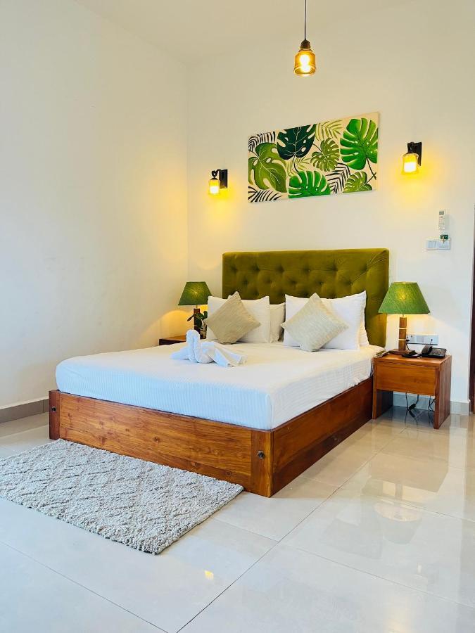 Hotel J Leaf By Blue Bird Negombo