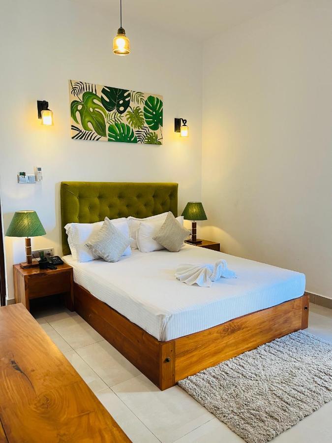 J Leaf By Blue Bird Hotel 3*