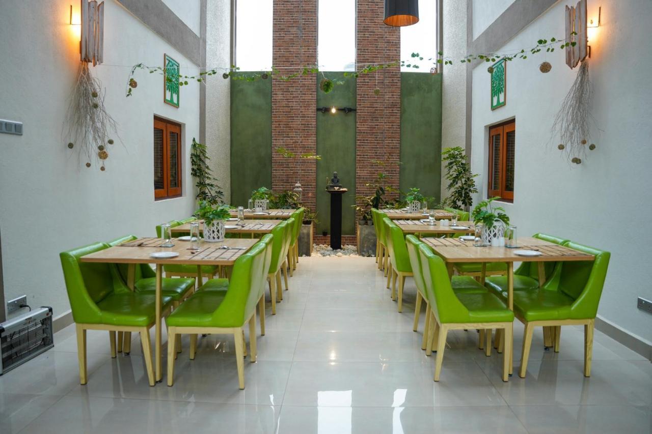 Hotel J Leaf By Blue Bird Negombo
