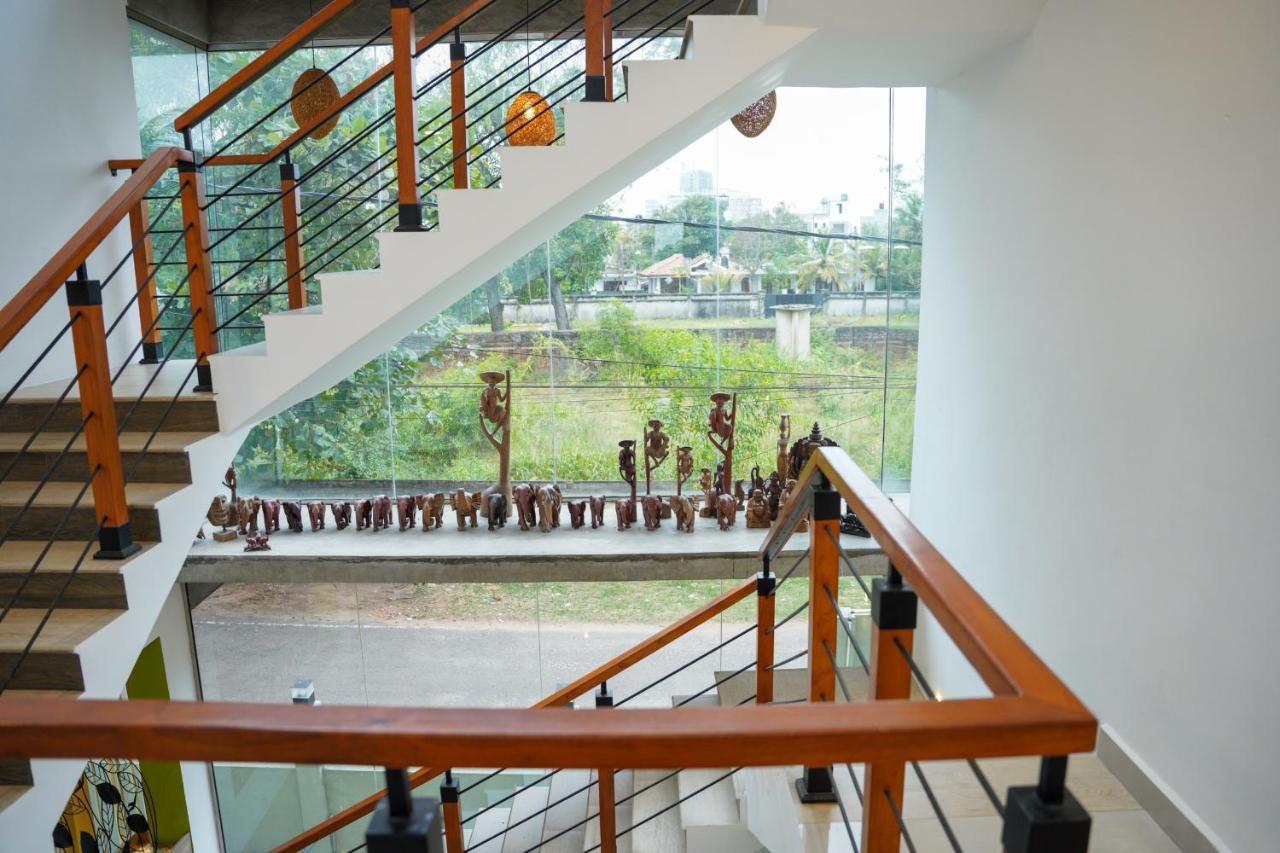 Hotel J Leaf By Blue Bird Negombo