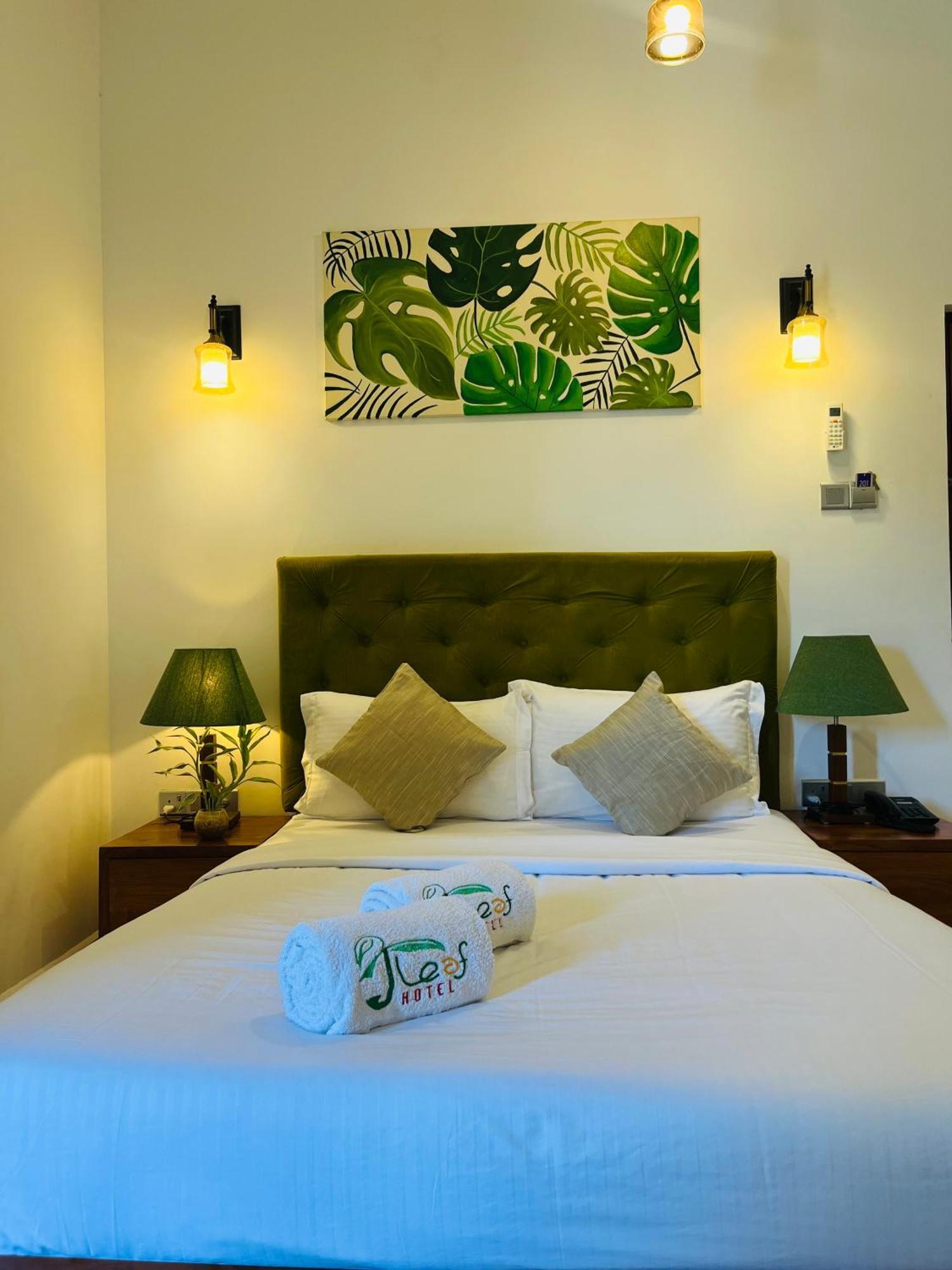 Hotel J Leaf By Blue Bird 3*