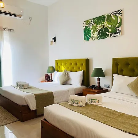 J Leaf Hotel By Blue Bird Negombo Exterior foto